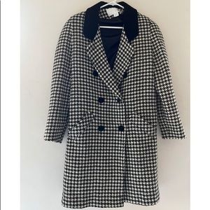 Vintage limited black houndstooth print 100% Wool long coat Size 6 Circa 90’s